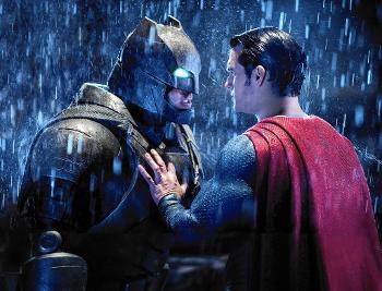Below: Batman and Superman face off. Photo courtesy of screencrush.com
