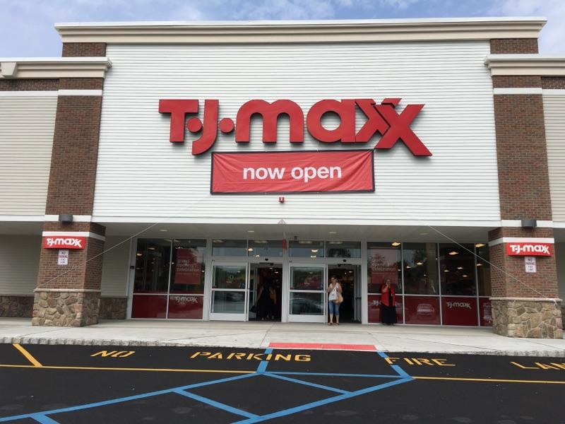 T.J. Maxx at 91st and Metcalf closes, new location opening near Oak Park  Mall