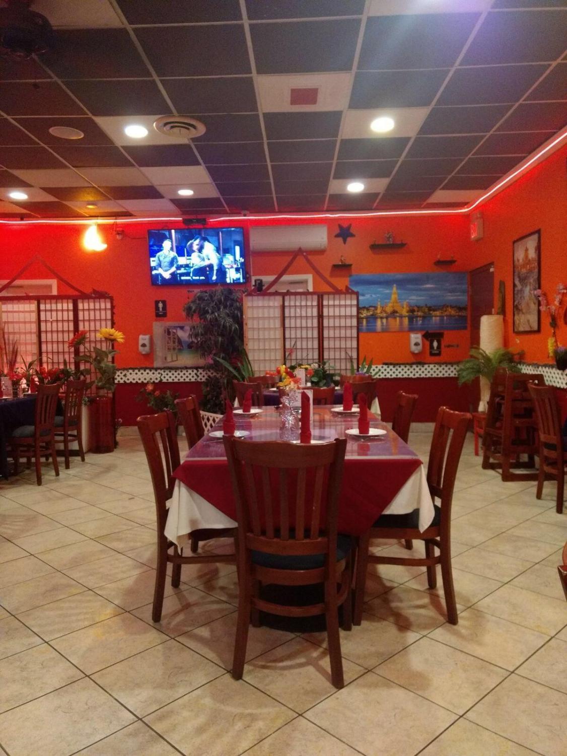 Above: The restaurant's decorations invites customers into a warm and friendly atmosphere. Photo Courtesy: Mariah Dinan