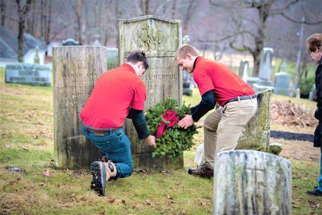 Remember, Honor, Teach: Wreaths Across America honors fallen Veterans